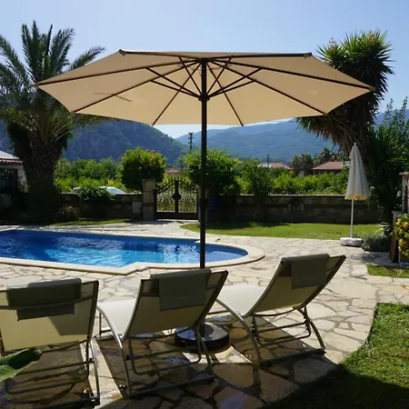 Villa Umut - *